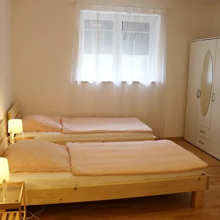 Dornfelder Apartment